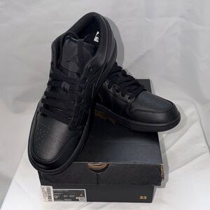 Nike Men's All-Black Sneakers